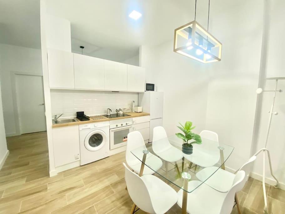 Apartamento Puente Praga Aparment Madrid Exterior foto